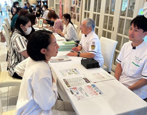 事業所との交流会の様子・一枚目