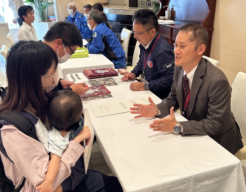 事業所との交流会の様子・二枚目